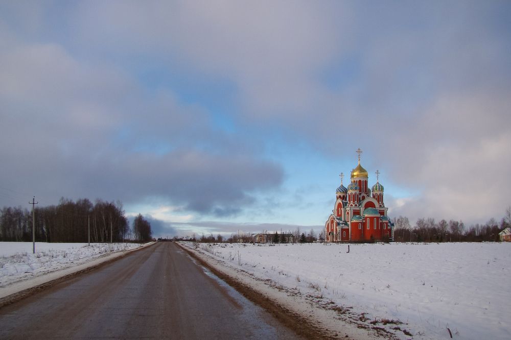 Облака над храмом