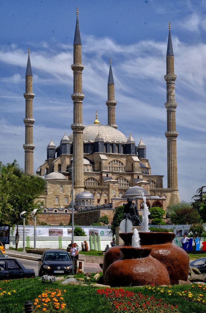 Photograph by Muzaffer Sütlüoğlu