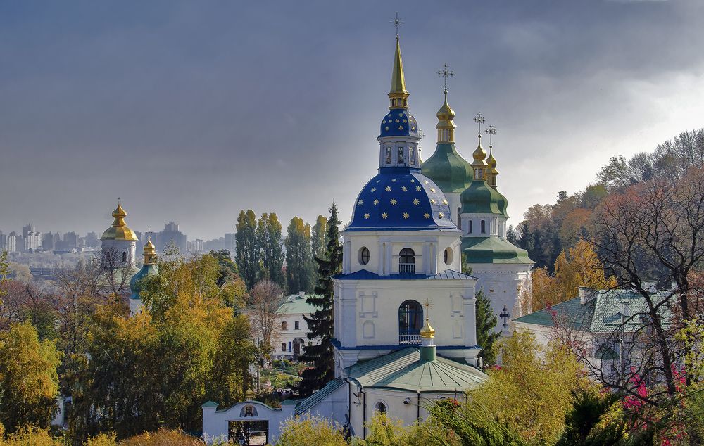 Свято-Михайловский Выдубицкий мужской монастырь