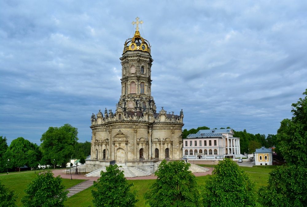 Церковь Иконы Божьей Матери Знамение.