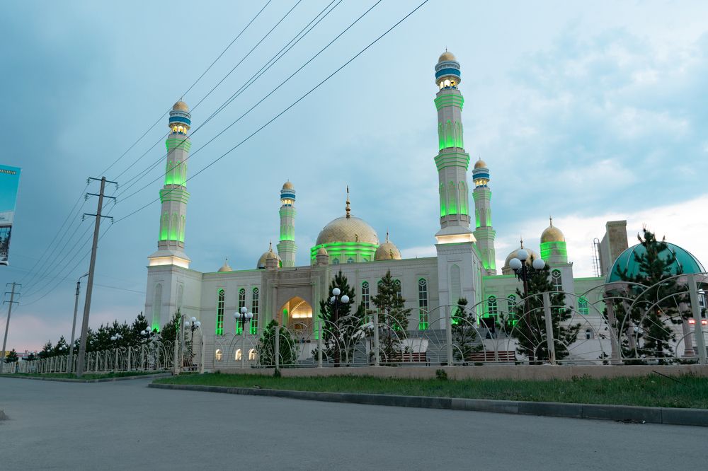 Центральная мечеть Науан Хазрет