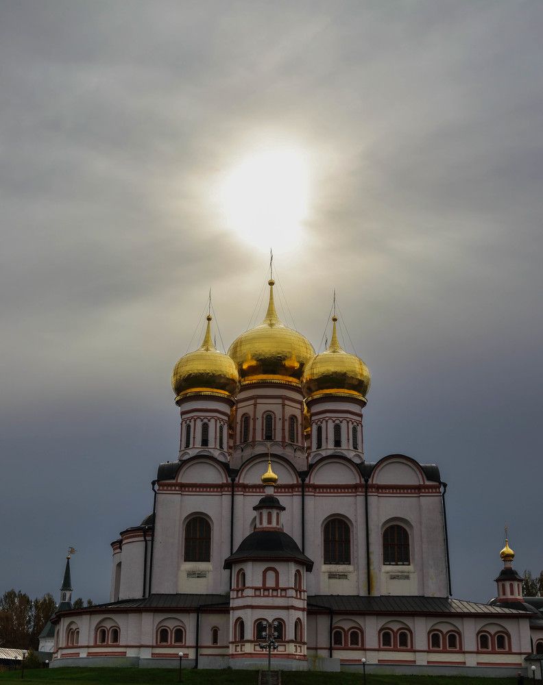 Нимб у храма тоже есть