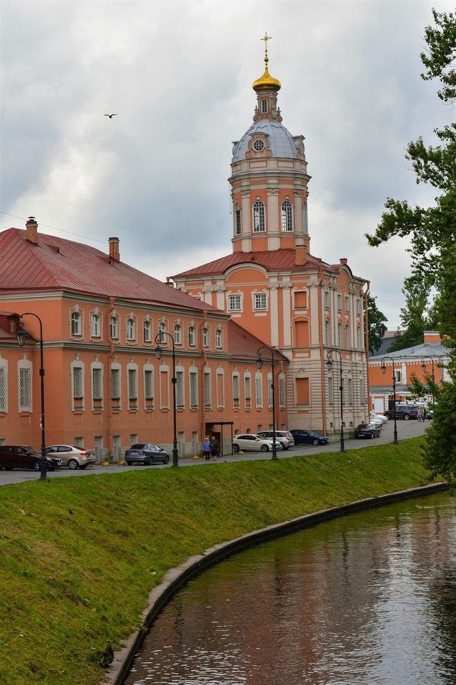 Храм в Александро-Невской Лавре.