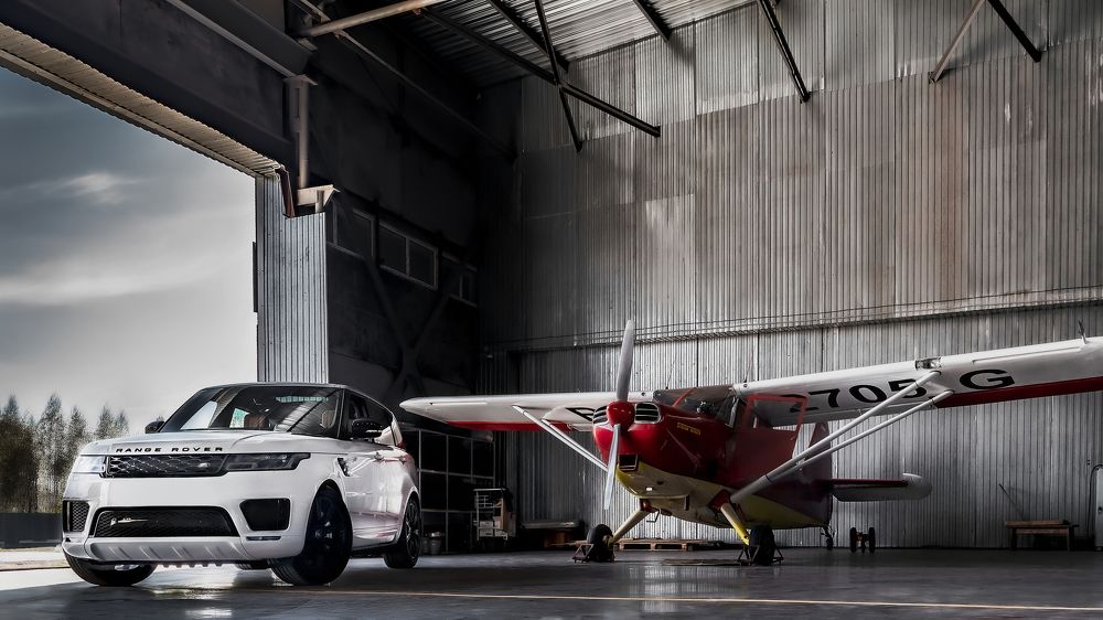 Range Rover Sport and Stinger Voyager