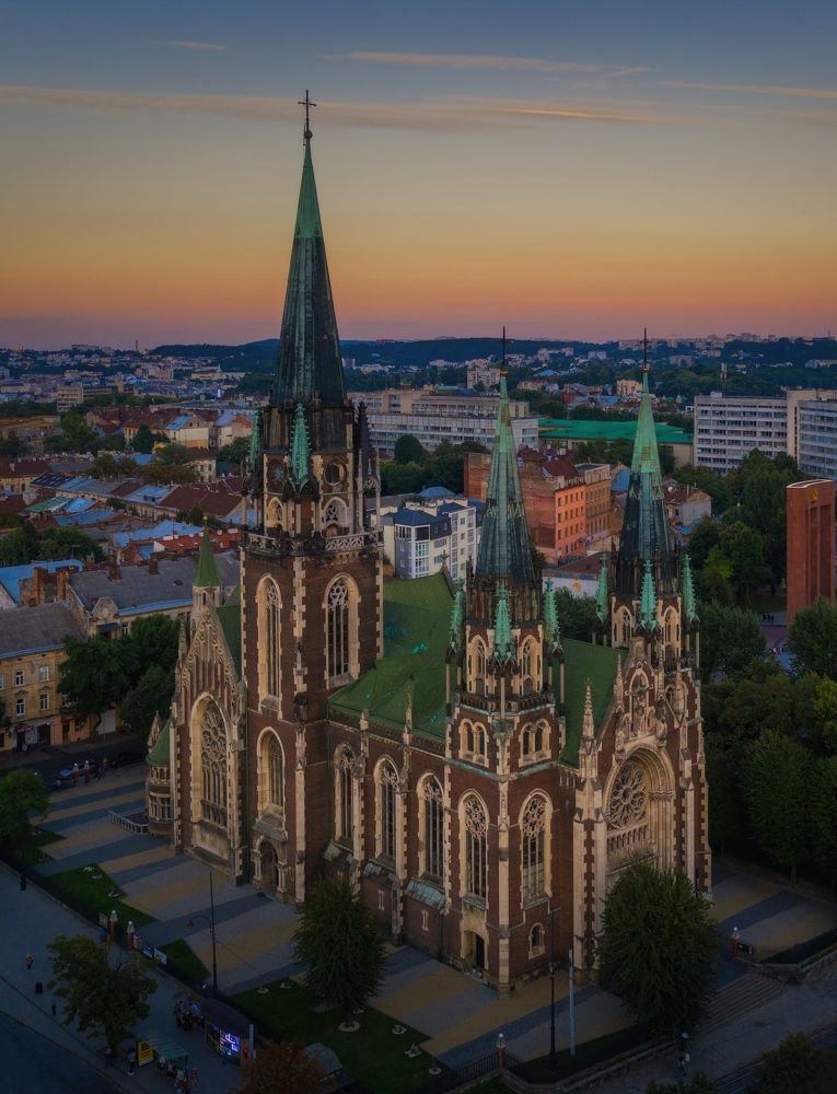 Костёл Святой Ольги и Елизаветы и тёплый августовский вечер