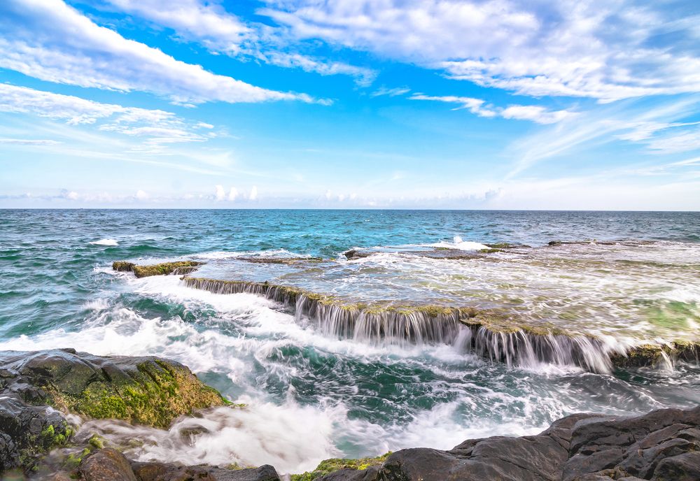 Hang Rai a magnificent mix of rock formations and fossilized coral reefs