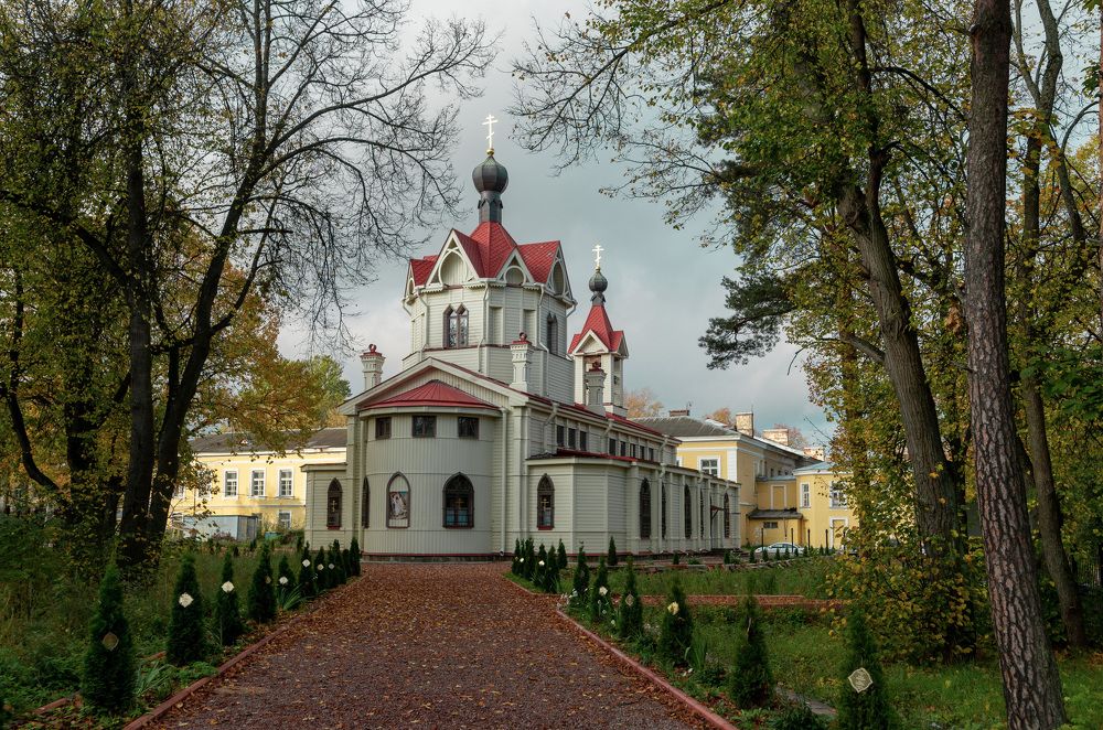 Церковь Спиридона Тримифунтского (г.Ломоносов)