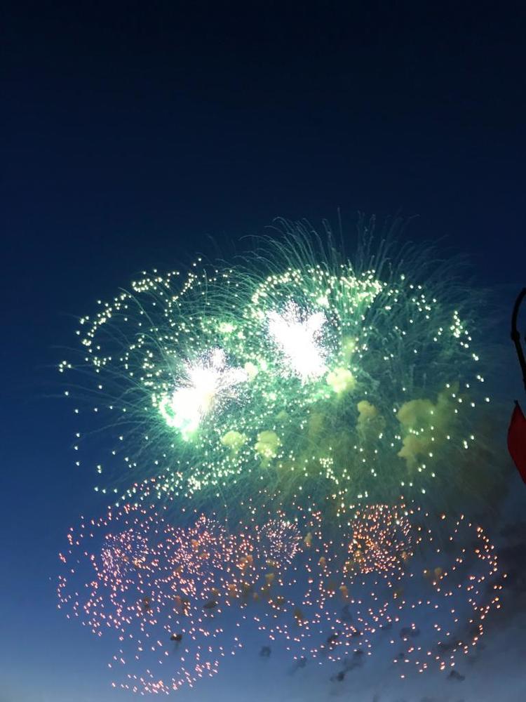 Два АНГЕЛА, парящие над Санкт-Петербургом и Россией.