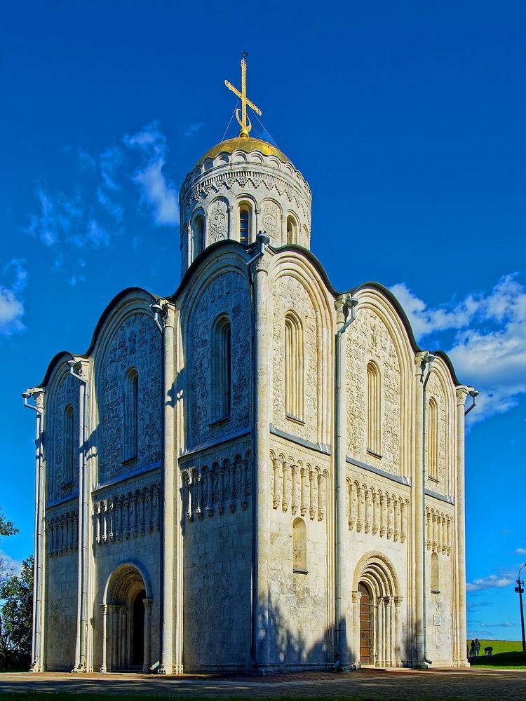 Дмитриевский собор во Владимире.