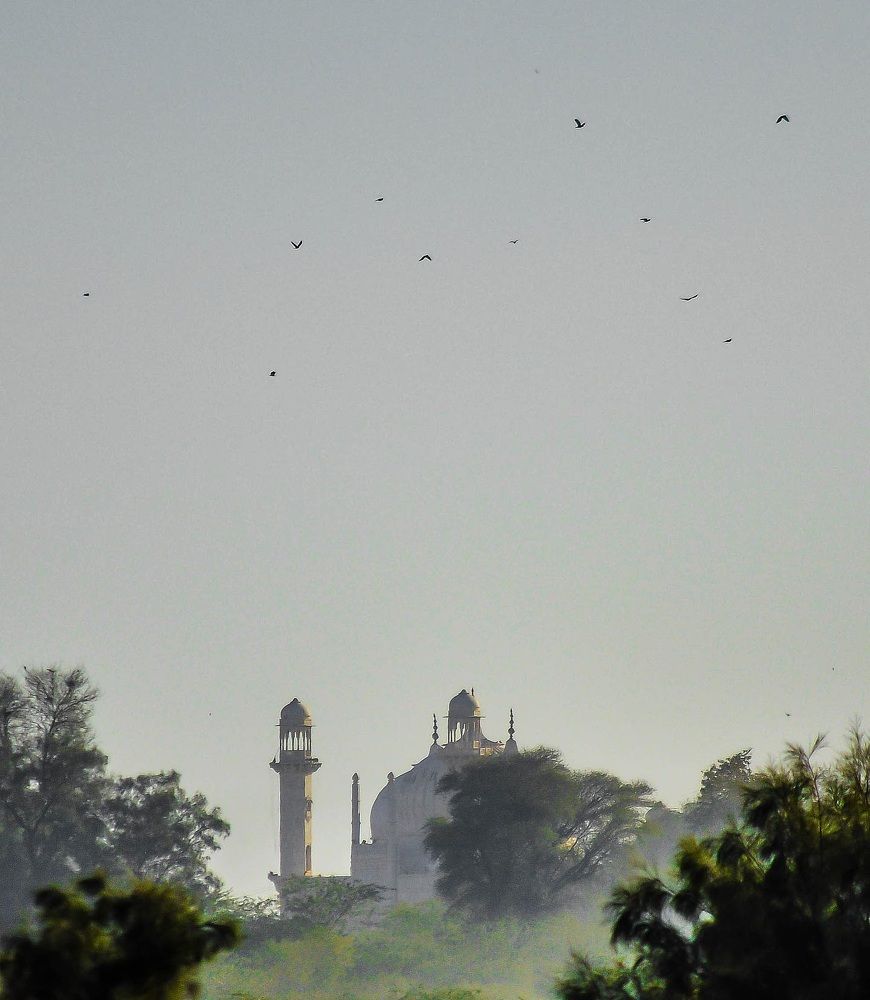 shahi mosque derawar