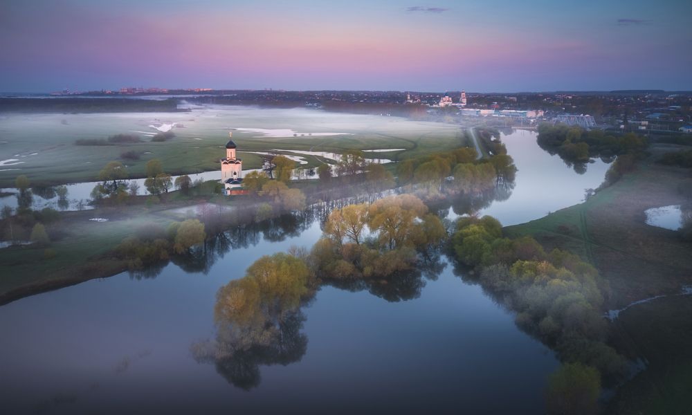 Перед рассветом. Боголюбово. Церковь Покрова Пресвятой Богородицы.