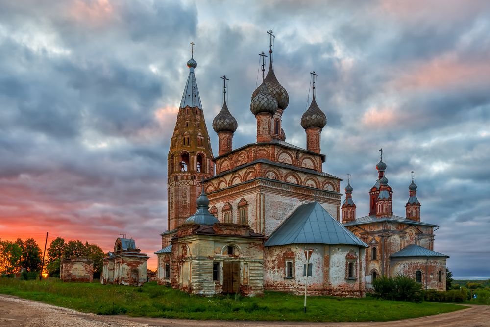 Ансамбль церквей Усекновения главы Иоанна Предтечи и Вознесения Господня