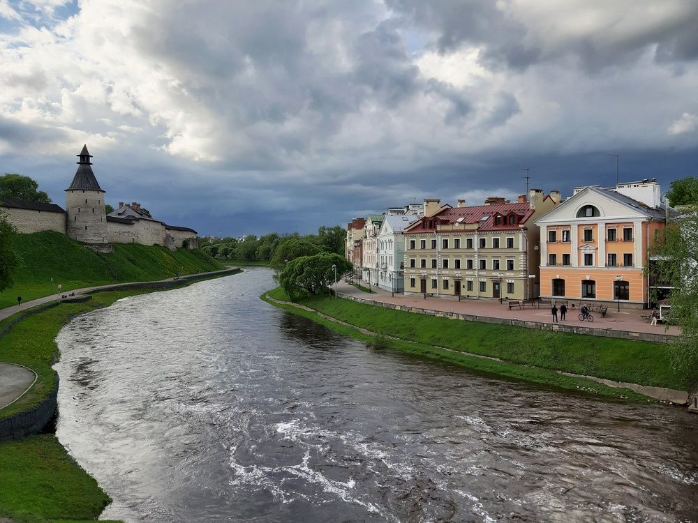 Между прошлым и настоящим.