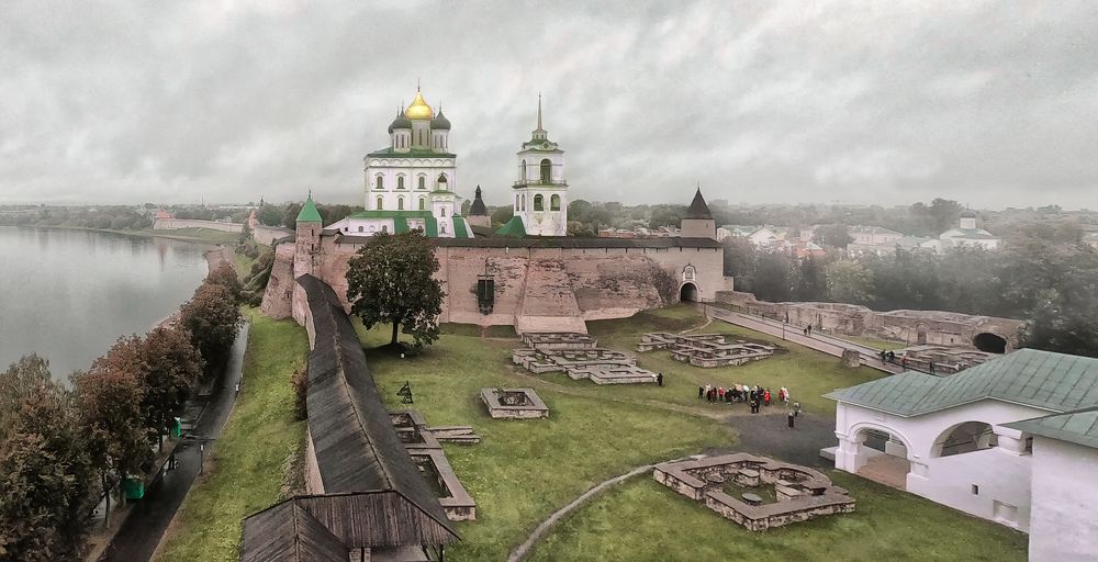 Псковский кремль. Свято-Троицкий кафедральный собор.