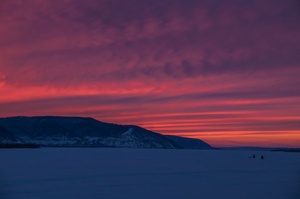 Nuclear sunset on Volga river