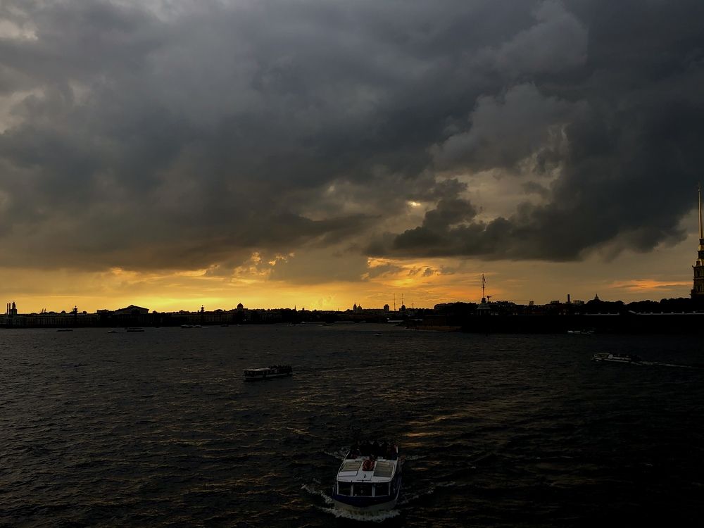 «Сияние темноты»