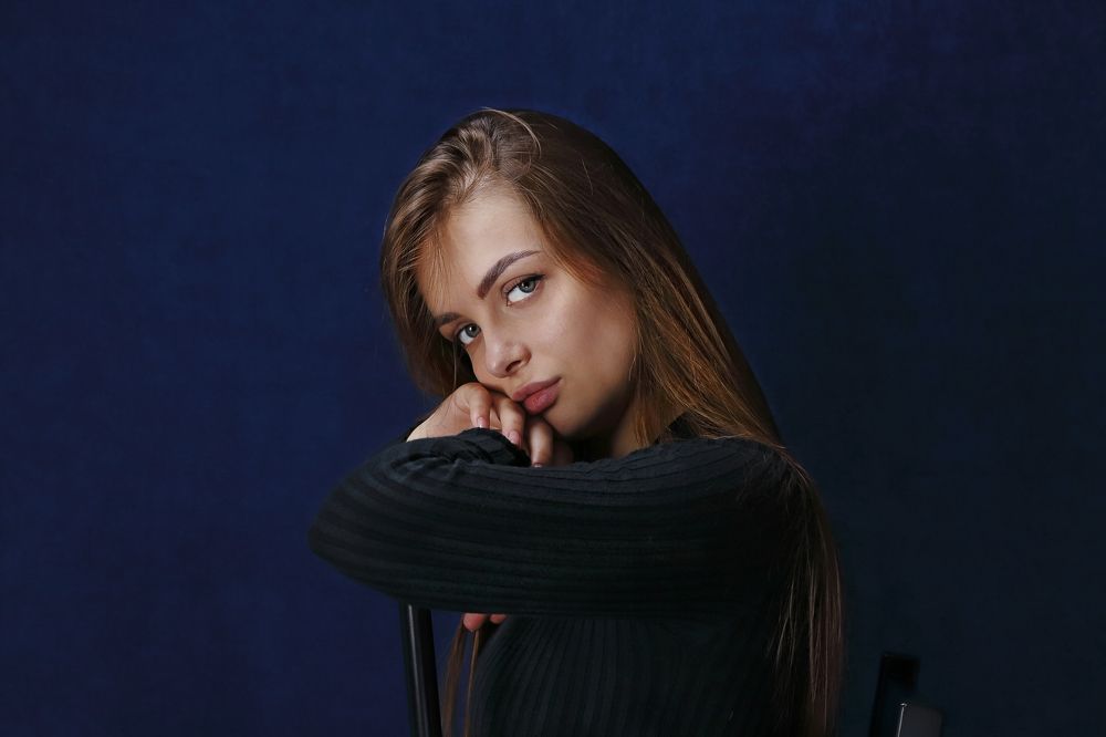 Лицо современного мира. Девушка вначале пути