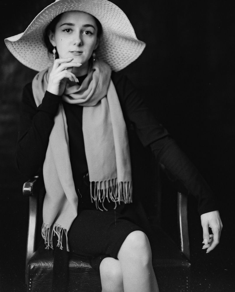 дама в шляпе(the lady in the hat)