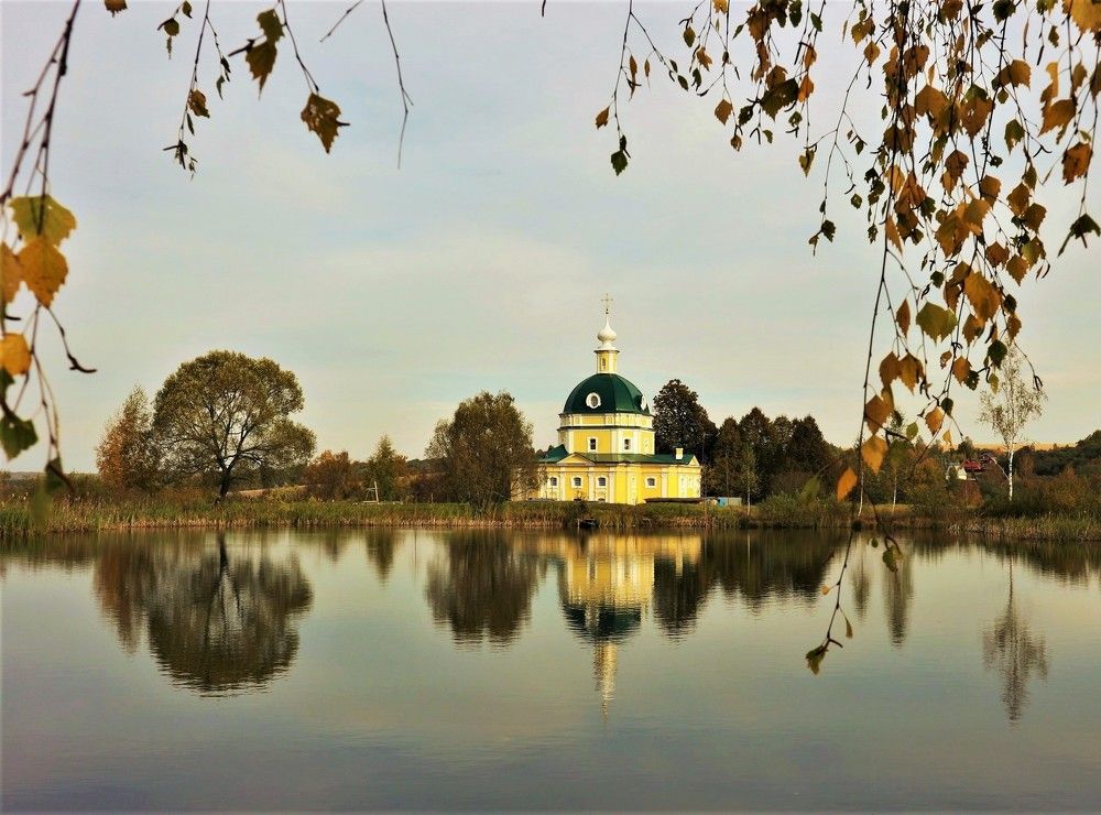 Храм Михаила Архангела в деревне Тараканово