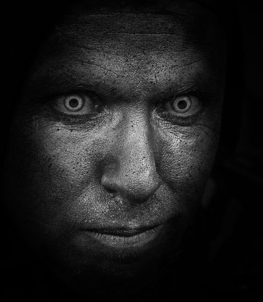 Взгляд из тьмы