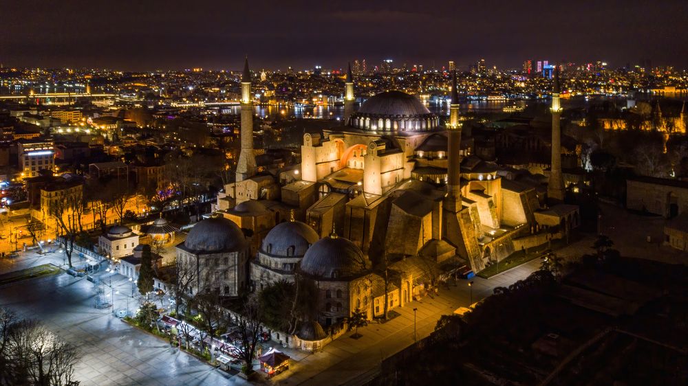 Photograph by Oleg Polyakov