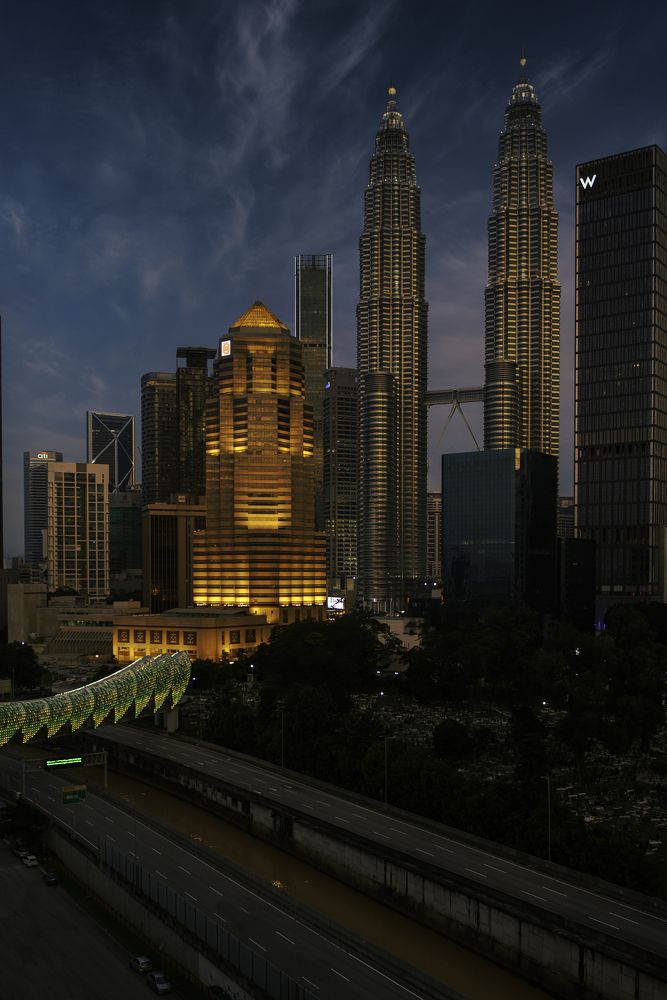 The View Of Twin-towers and Saloma-link