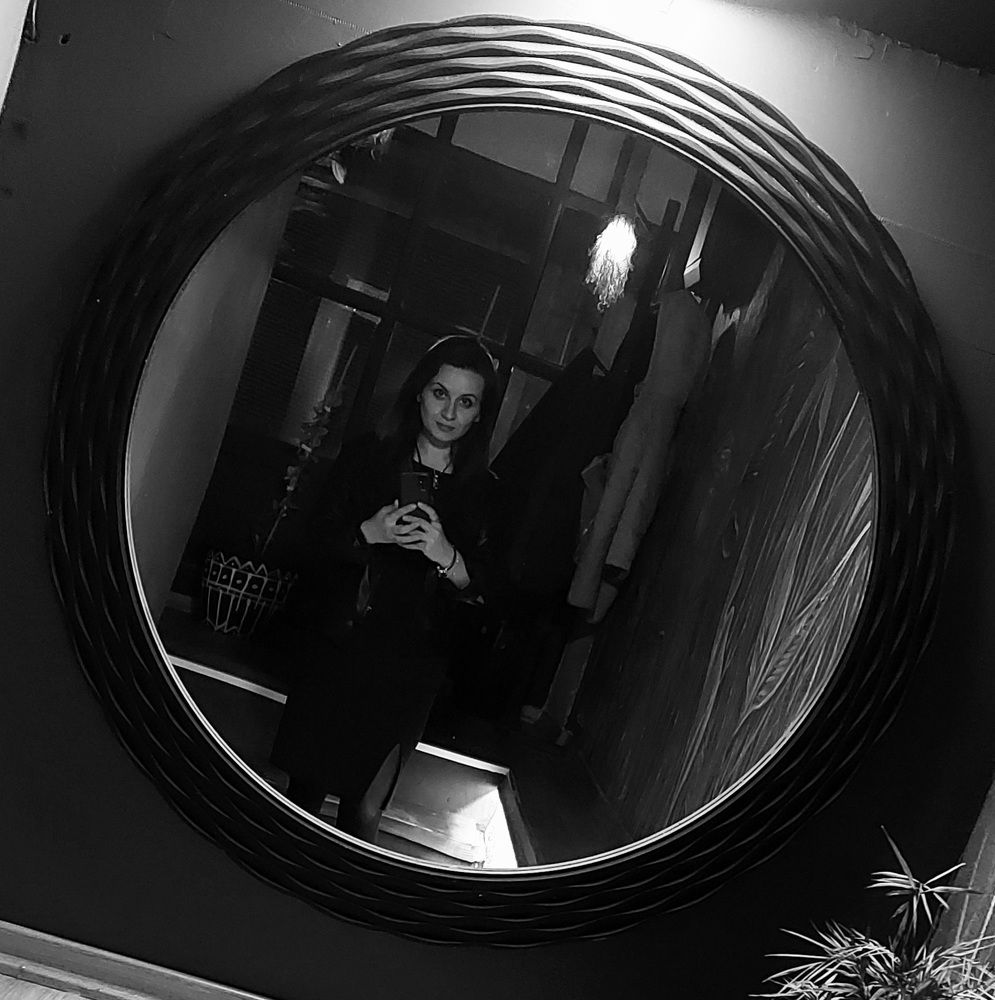 Mirror mirror