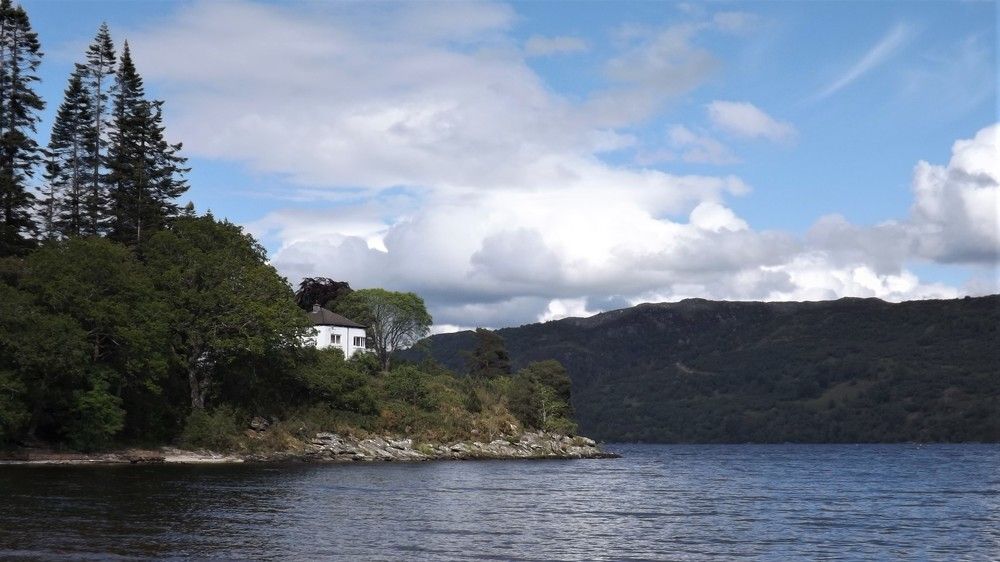 На берегу озера Лохнесс