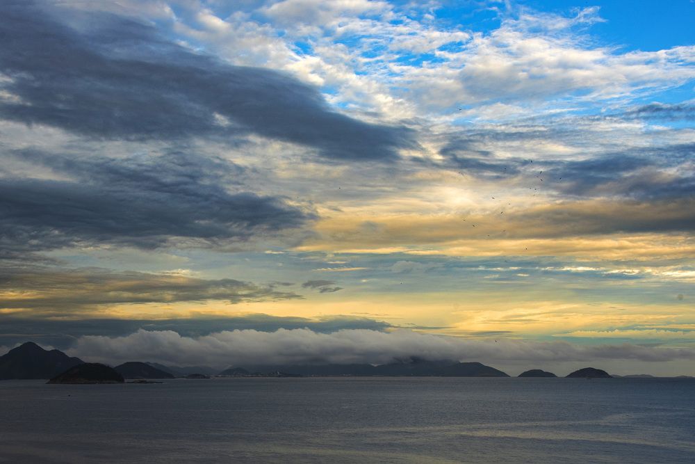 Amanhecer em Copacabana