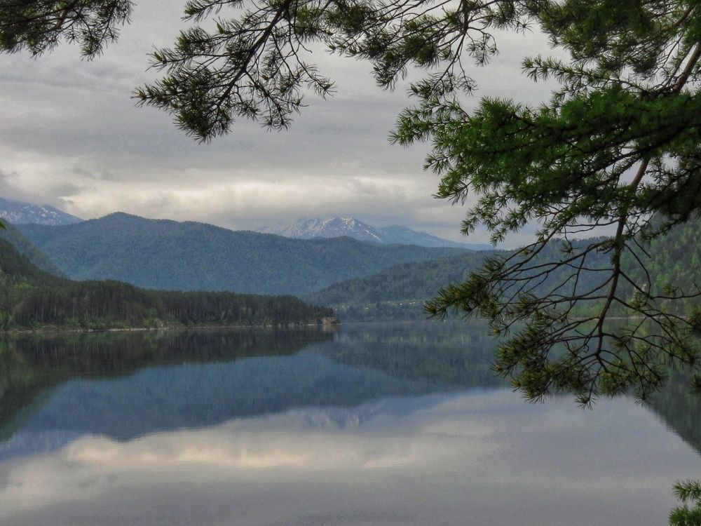 Енисей. САЯНЫ. Район Саяно-Шушенской ГЭС