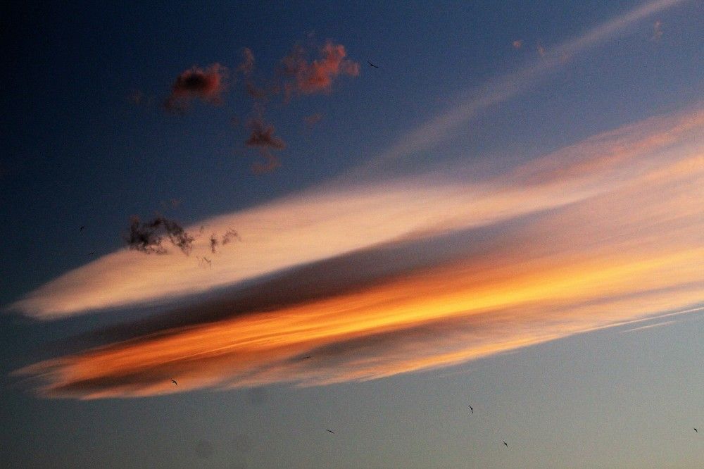 Облака разнацветные тарелки