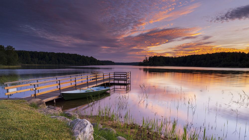 Рассвет на озере Ужин