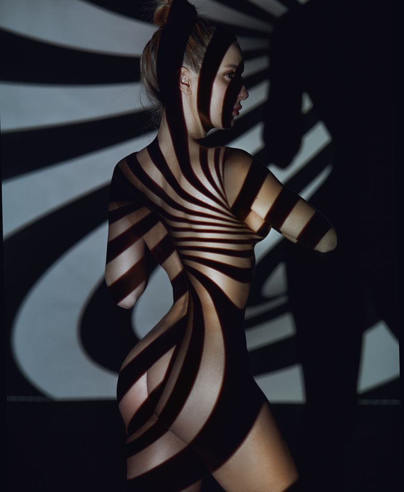 Борьба света и тени.