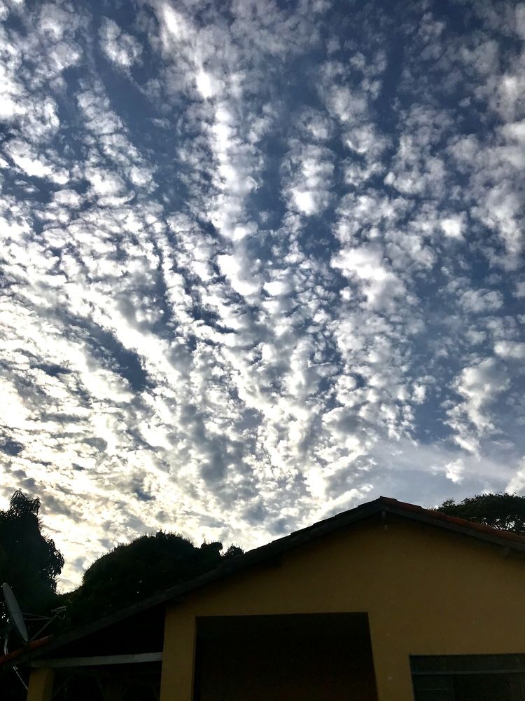 Nuvem com brilho do sol