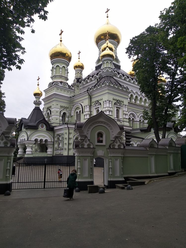 Свято-Никольский храм.