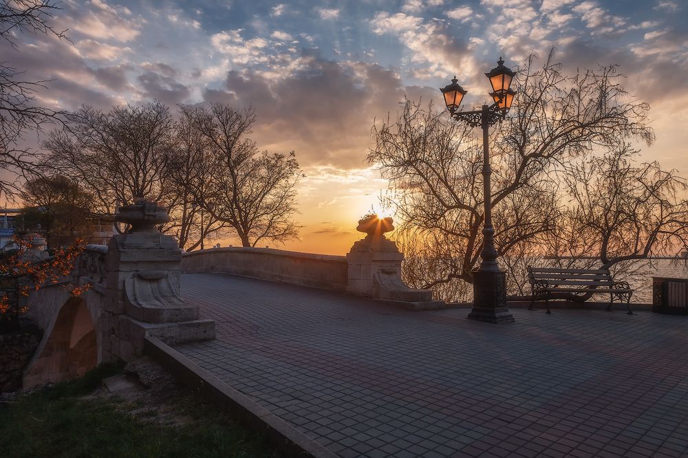 Вечер зажигает фонари...