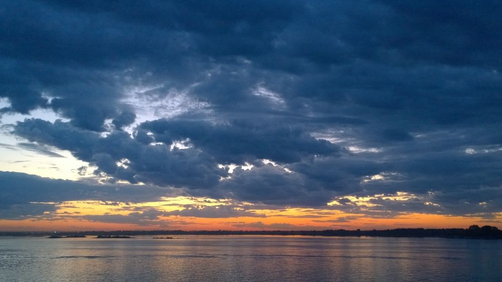 Облака над Волгой, Нижний Новгород