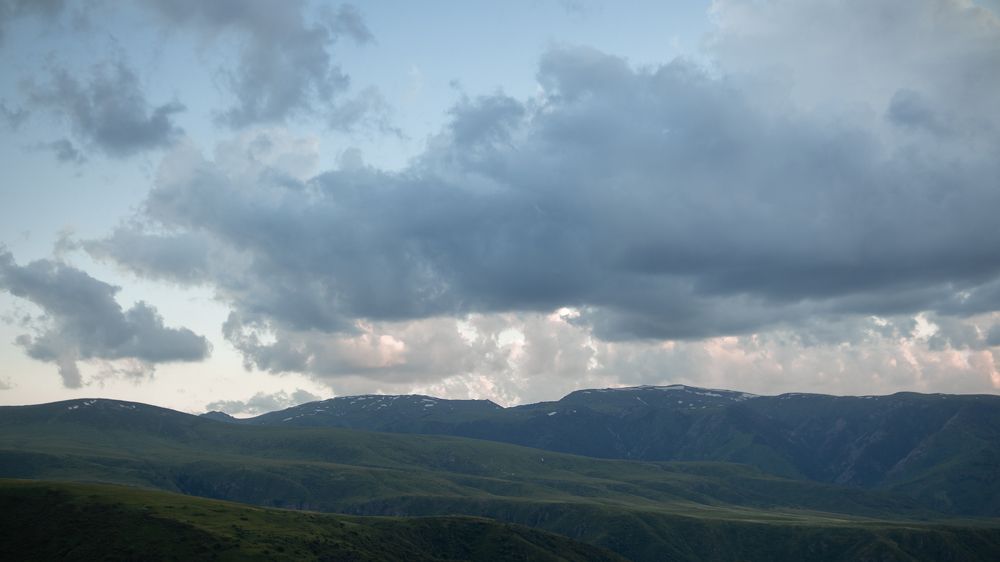 Photograph by Bogdan Lamanov