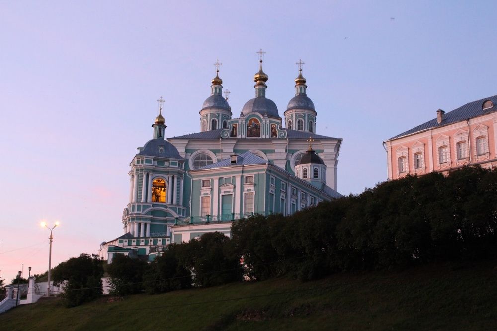 Успенский кафедральный собор на Соборной горе в центре Смоленска.
