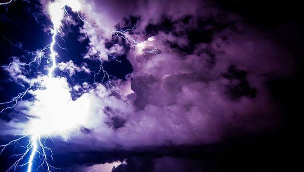 Epic clouds with Thunder & Lightning