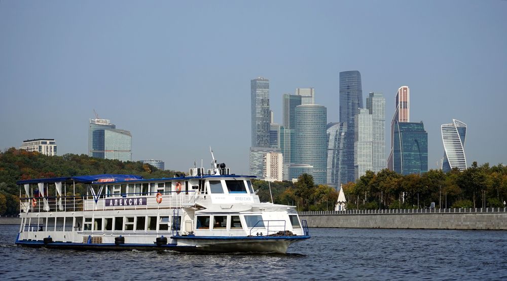 Вид Москва-сити с Университетской набережной