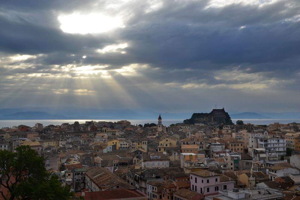 Утреннее небо Корфу.