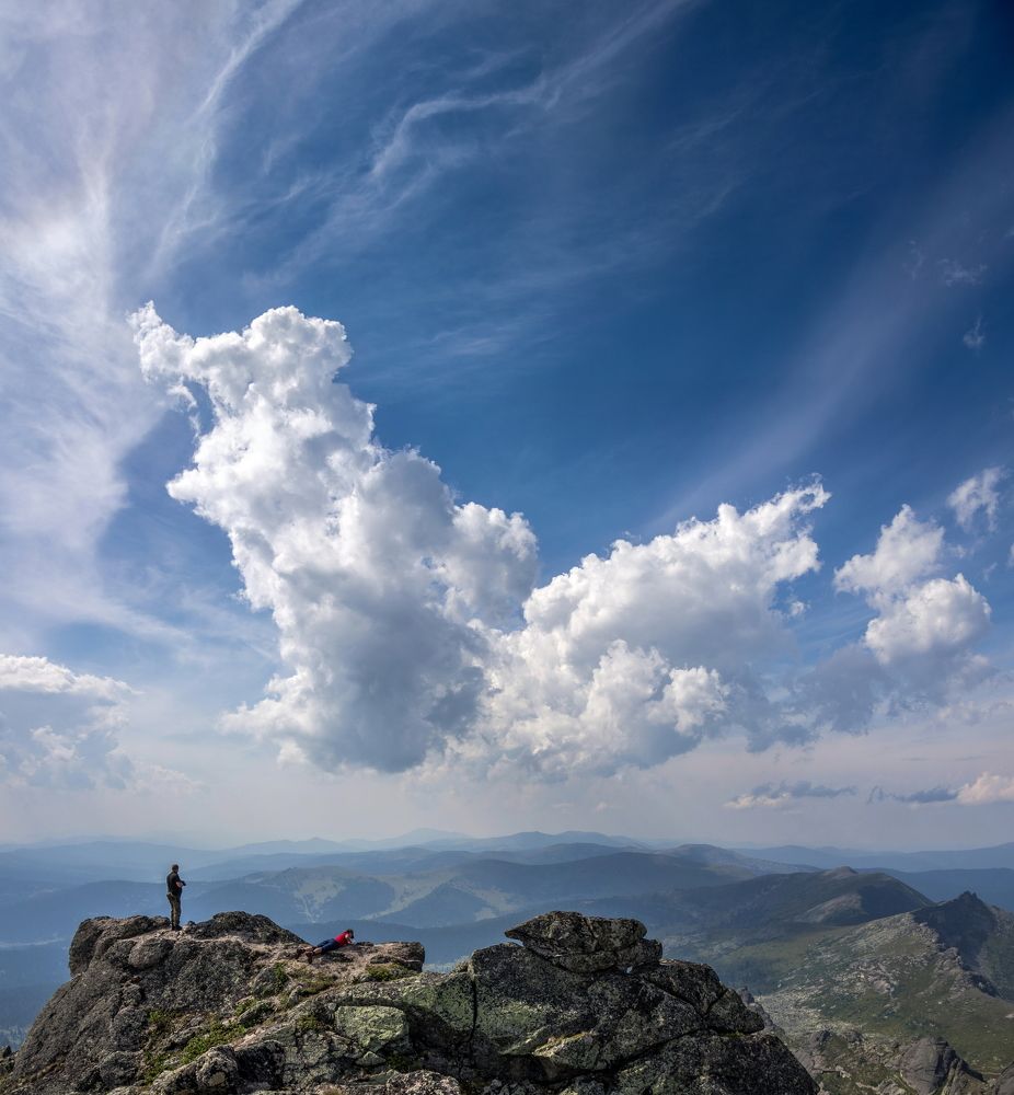 Над вершиной.