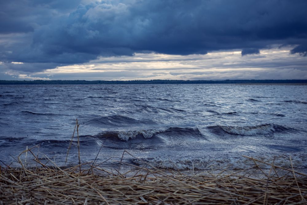 Глубокое синее небо