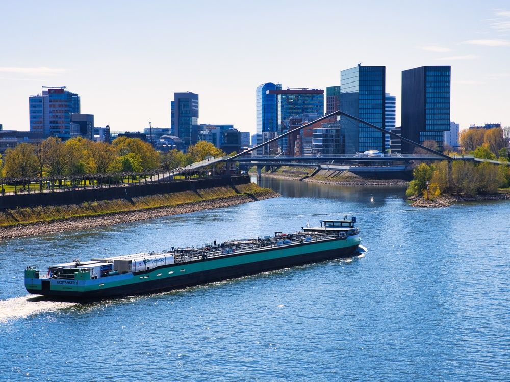 Баржа на Рейне