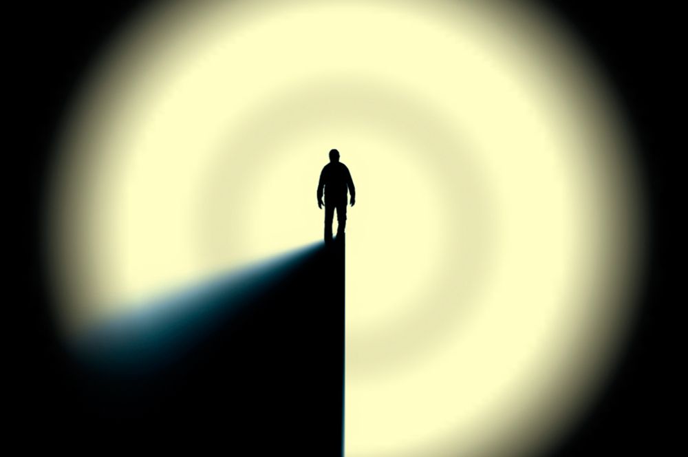 A la Sombra de la Luz