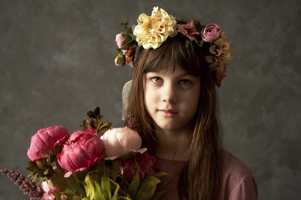 Девочка с цветами