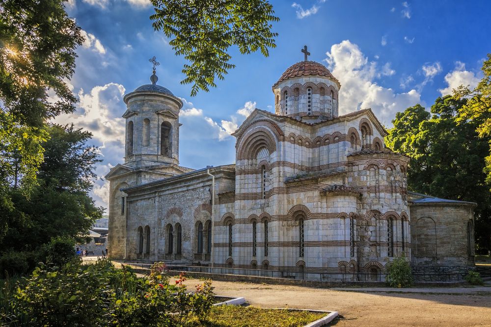 Древний храм.