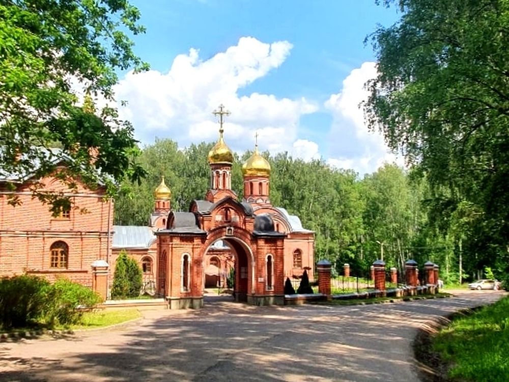 Храм Архангела Михаила в г. Пущино Московской области