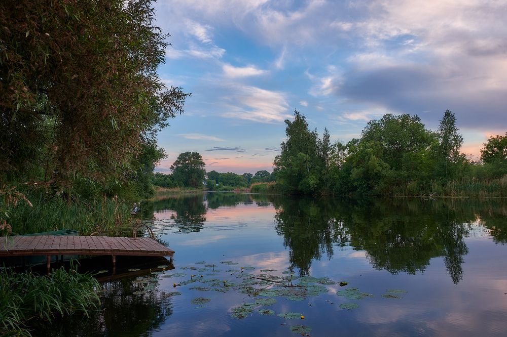 Вечер июня.